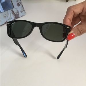 Ray Ban Wayfarer sunglasses unisex